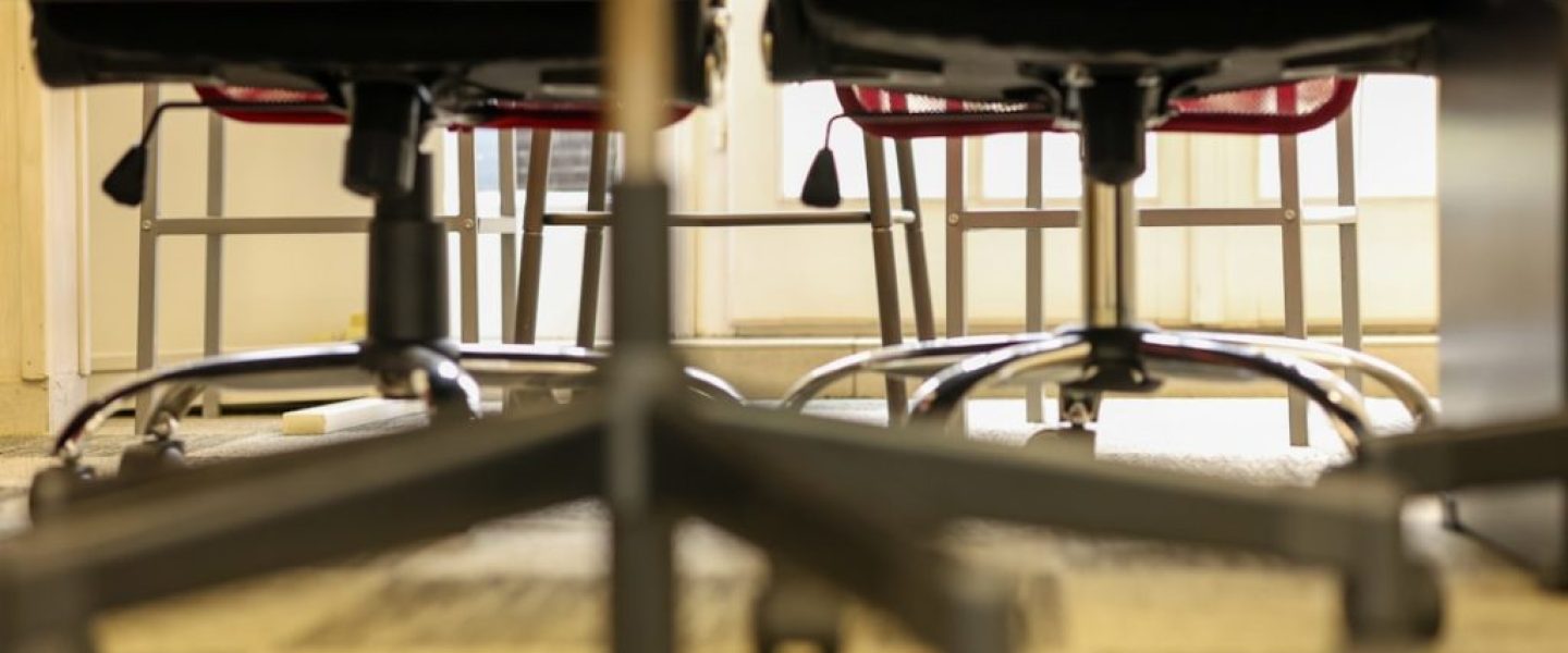 Jak zaplanować ergonomiczne biuro – projektowanie ergonomicznych przestrzeni biurowych